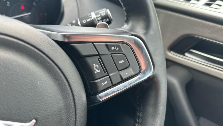 Jaguar F-Pace 2.0d R-Sport 5dr Auto AWD Diesel Estate